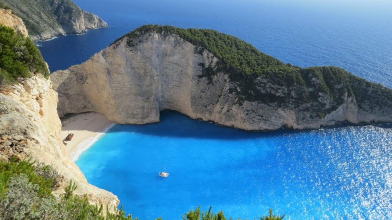 Featured image paradise for holiday